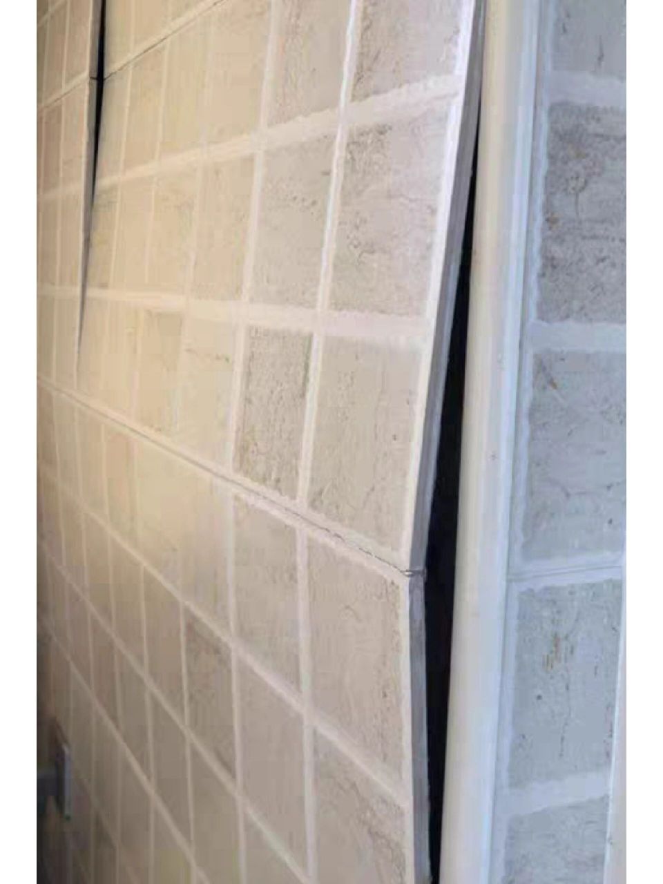 墙面瓷砖空鼓不取下来补救方法图解(墙面瓷砖空鼓不取下来补救方法图解视频) 墙面瓷砖空鼓不取下来补救方法图解(墙面瓷砖空鼓不取下来补救方法图解视频)